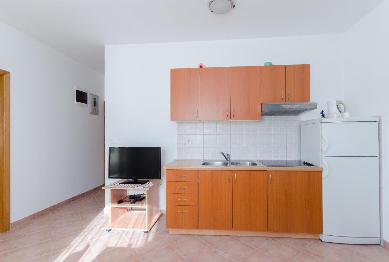 Apartments Alex Лопар Экстерьер фото