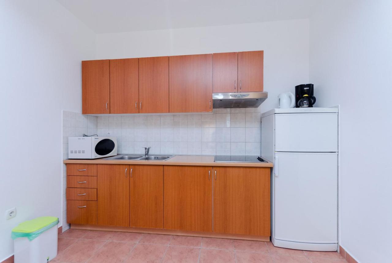 Apartments Alex Лопар Экстерьер фото