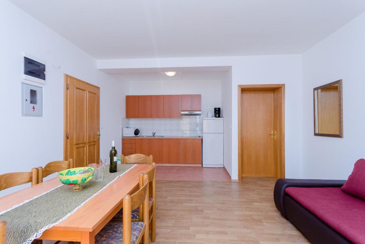 Apartments Alex Лопар Экстерьер фото